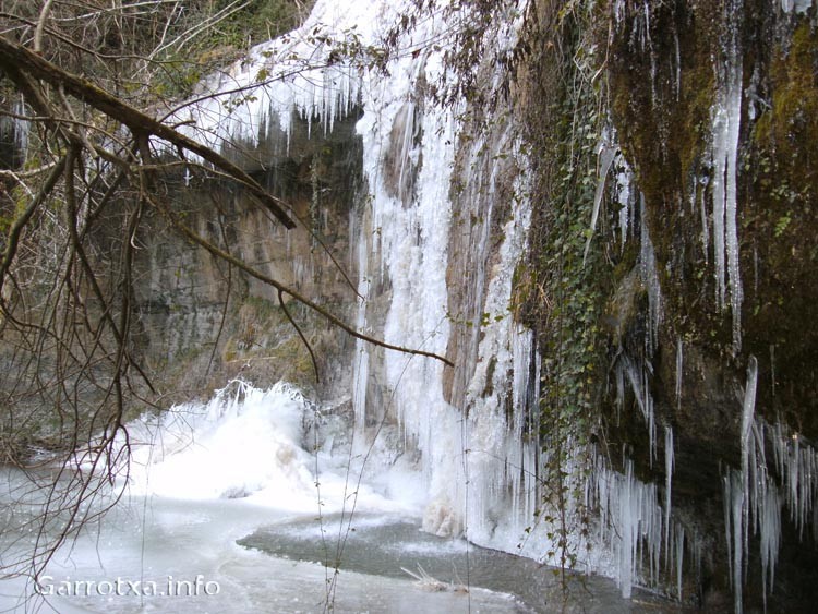 011 El salt i la gorga